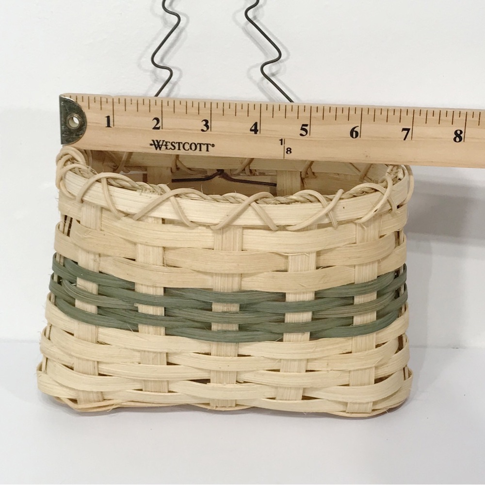 Vintage Signed Folk Art Wall Hanging Pocket Woven Wicker Basket Christmas Tree - Picture 4 of 15